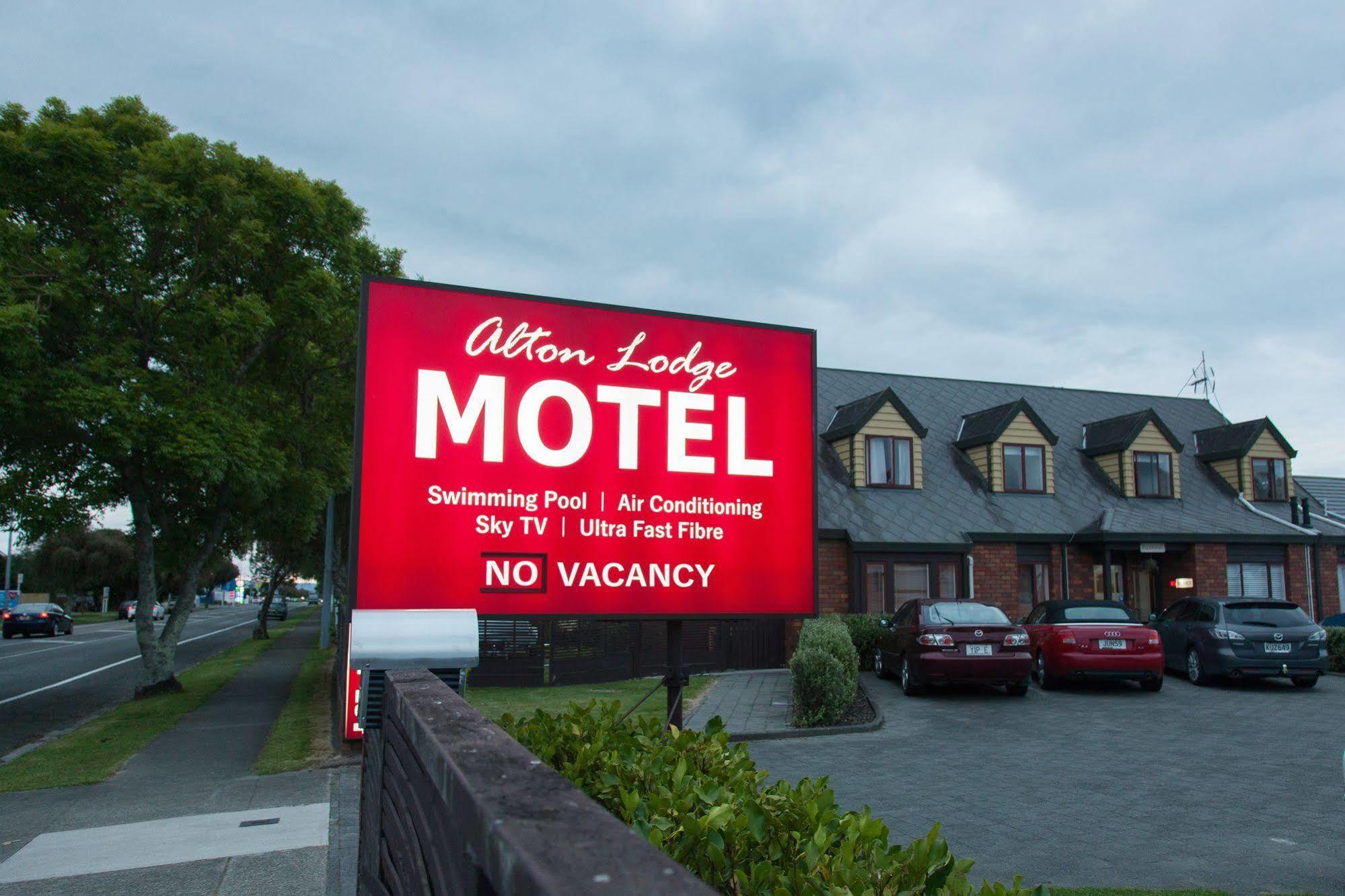 Alton Lodge Motel Уакатане Экстерьер фото